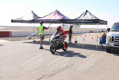 media/Nov-03-2025-Lets Ride (Mon) [[4d74c1c4d3]]/B Group/Grid/